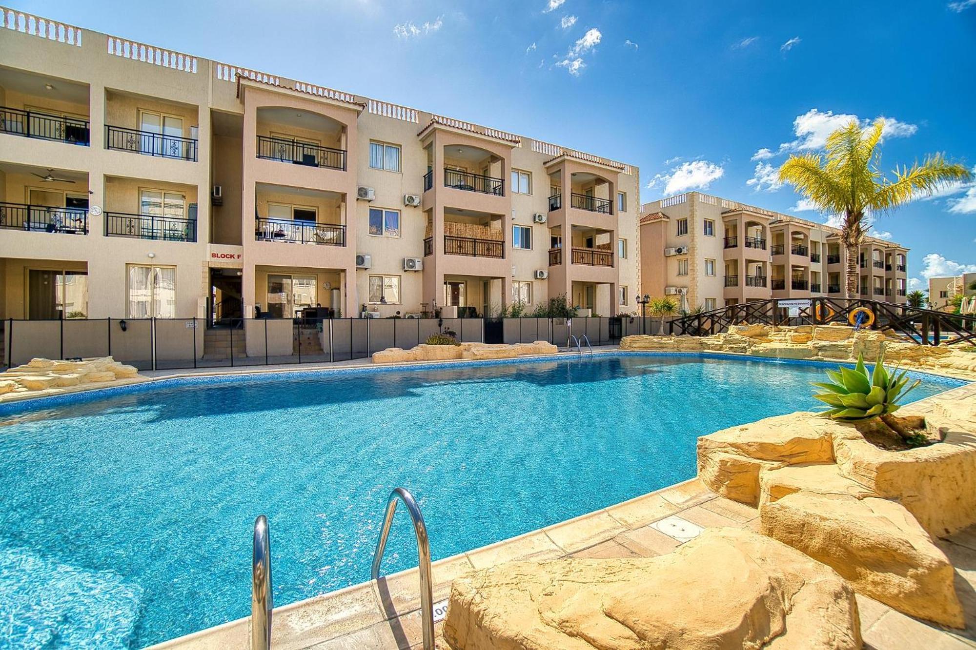 Royal Seacrest F G6 Apartment Paphos Luaran gambar