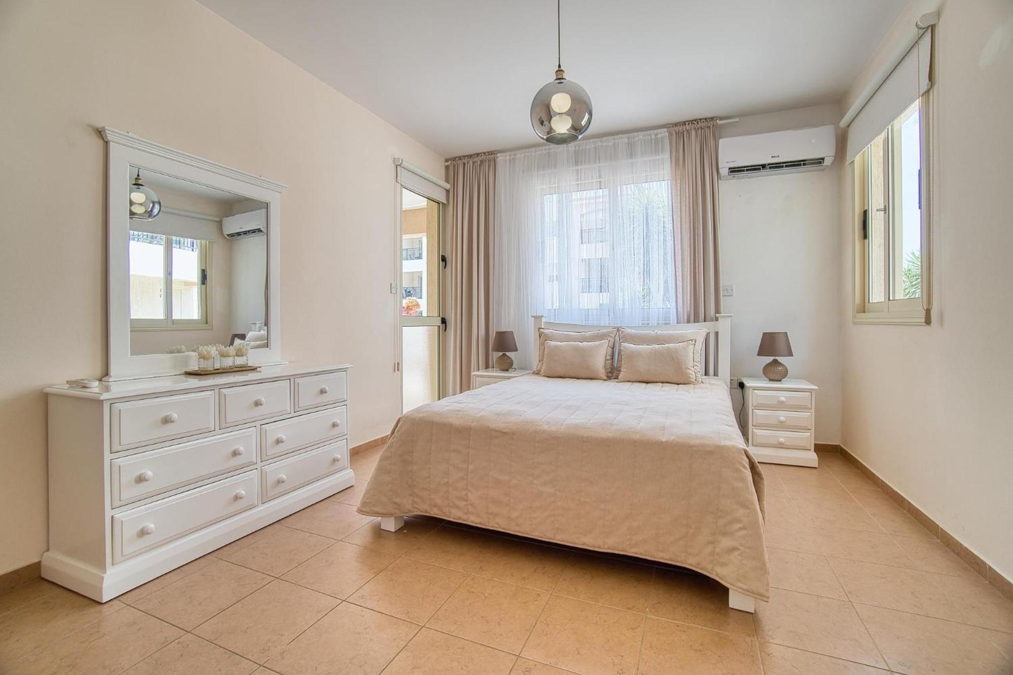 Royal Seacrest F G6 Apartment Paphos Luaran gambar